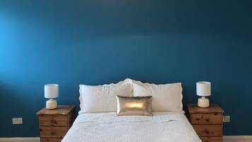 3 soverom, strykejern/-brett, wi-fi og sengetøy