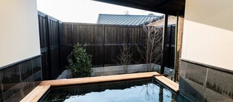 Suzu Close to Kinrinko and Yunotsubo street / Yufu Ōita