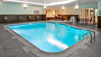 Indendørs pool