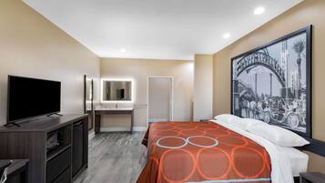 Room, 1 Katil Raja (King), Accessible, Non Smoking (Mobility/Hearing Impaired) | Tilam berlapik, meja, ruang kerja komputer riba