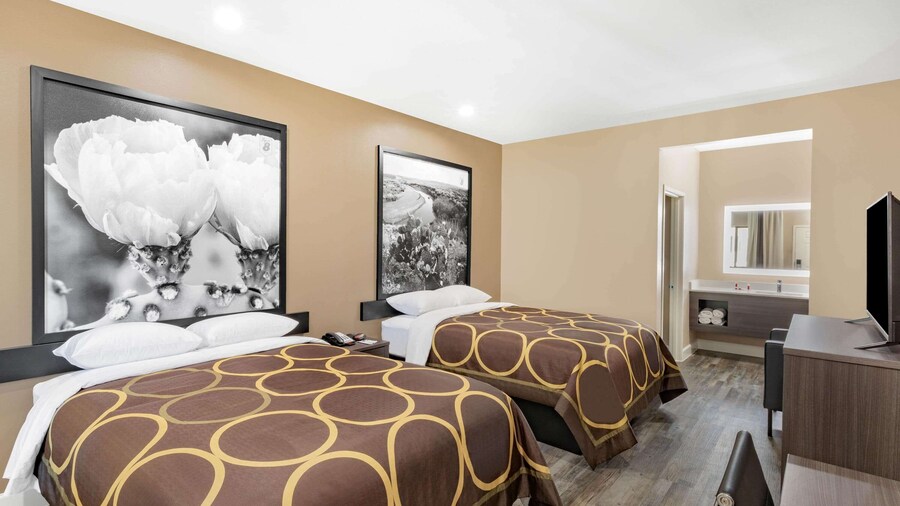 Super 8 by Wyndham Houston NW Beltway 8/West Rd