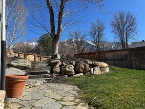 المنطقة المحيطة بالمنشأة