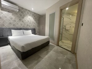 Deluxe Apartment, 3 Bedrooms | Minibar, in-room safe, blackout curtains, soundproofing - Le Luxe suites hotel & SPA (Bursa)