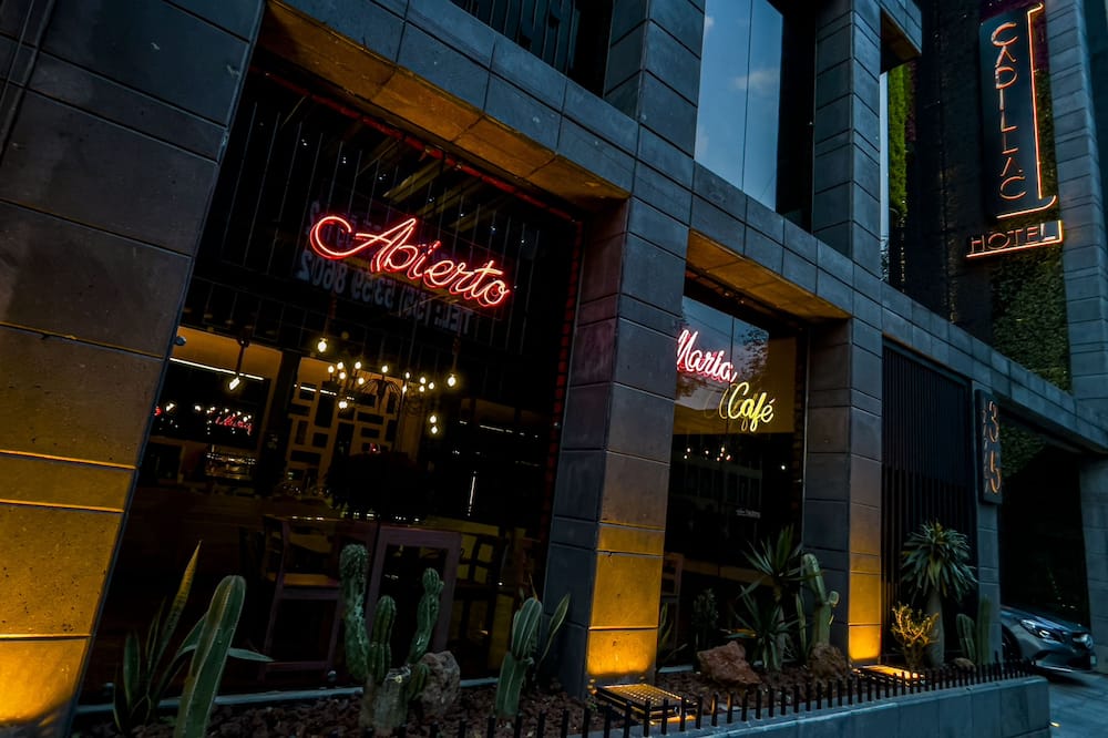 Cadillac Hotel Boutique