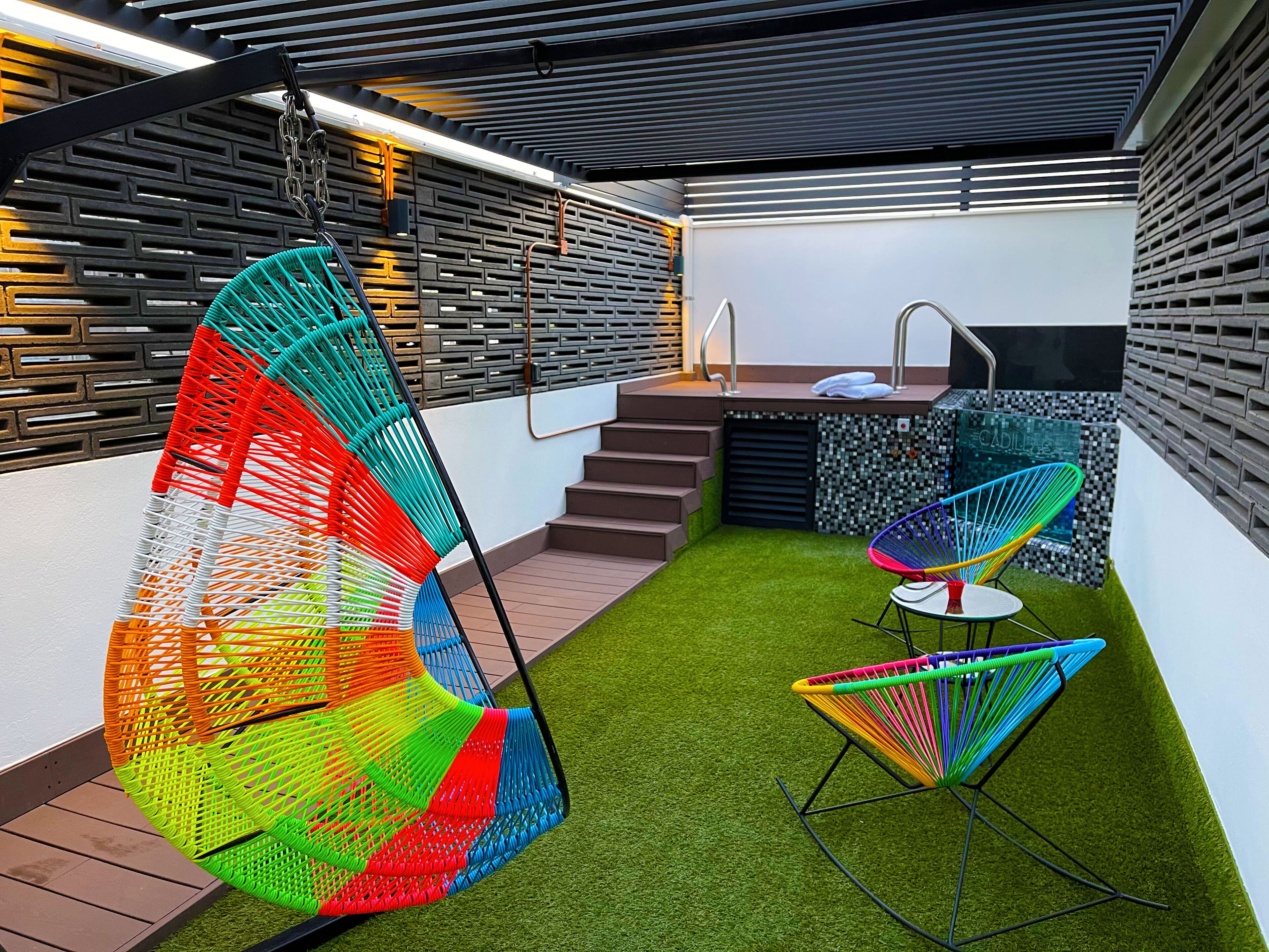 superior room, 1 king bed, jetted tub | terrace/patio