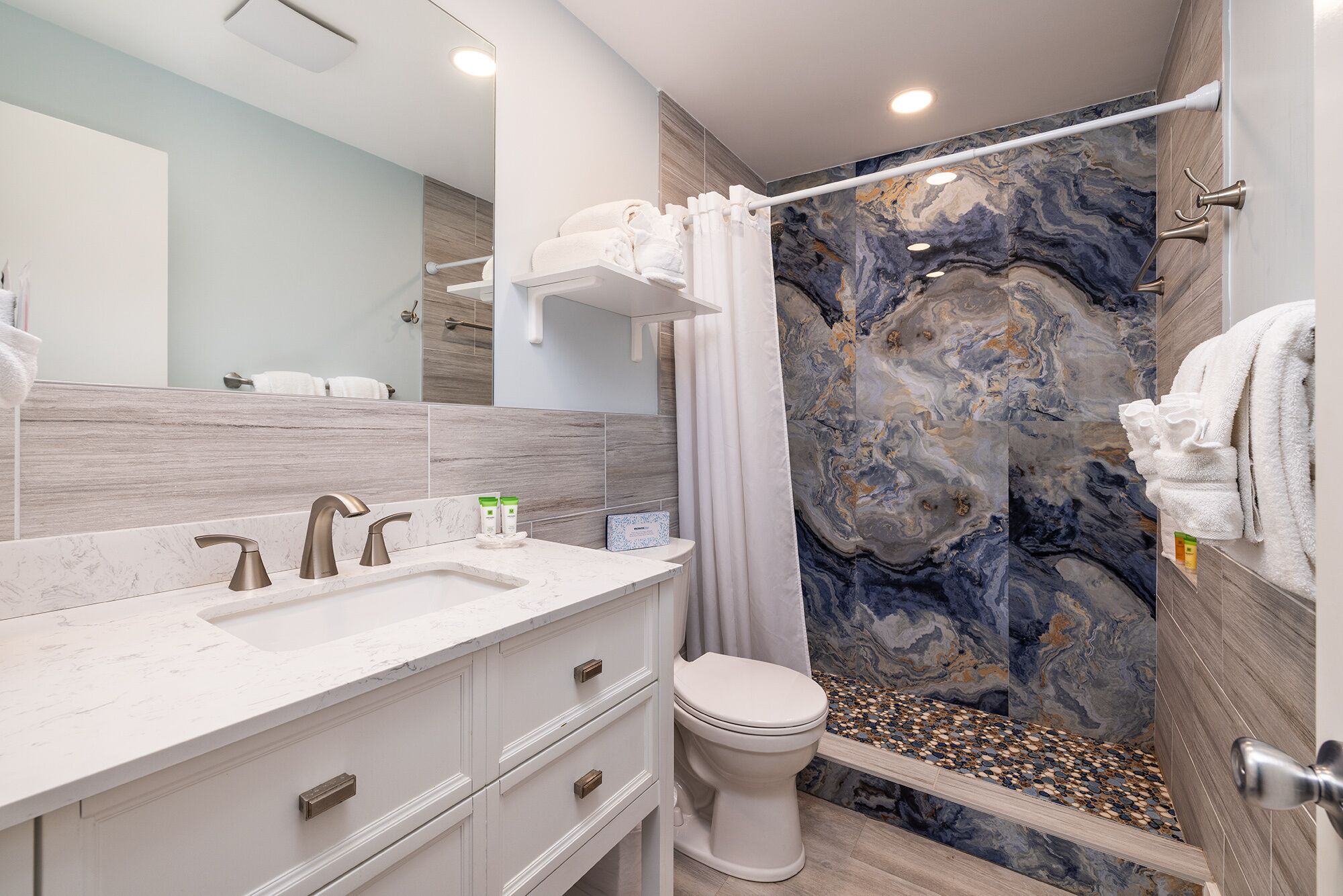 superior suite, 1 king bed with sofa bed, city view | bathroom | free toiletries, hair dryer, towels, soap