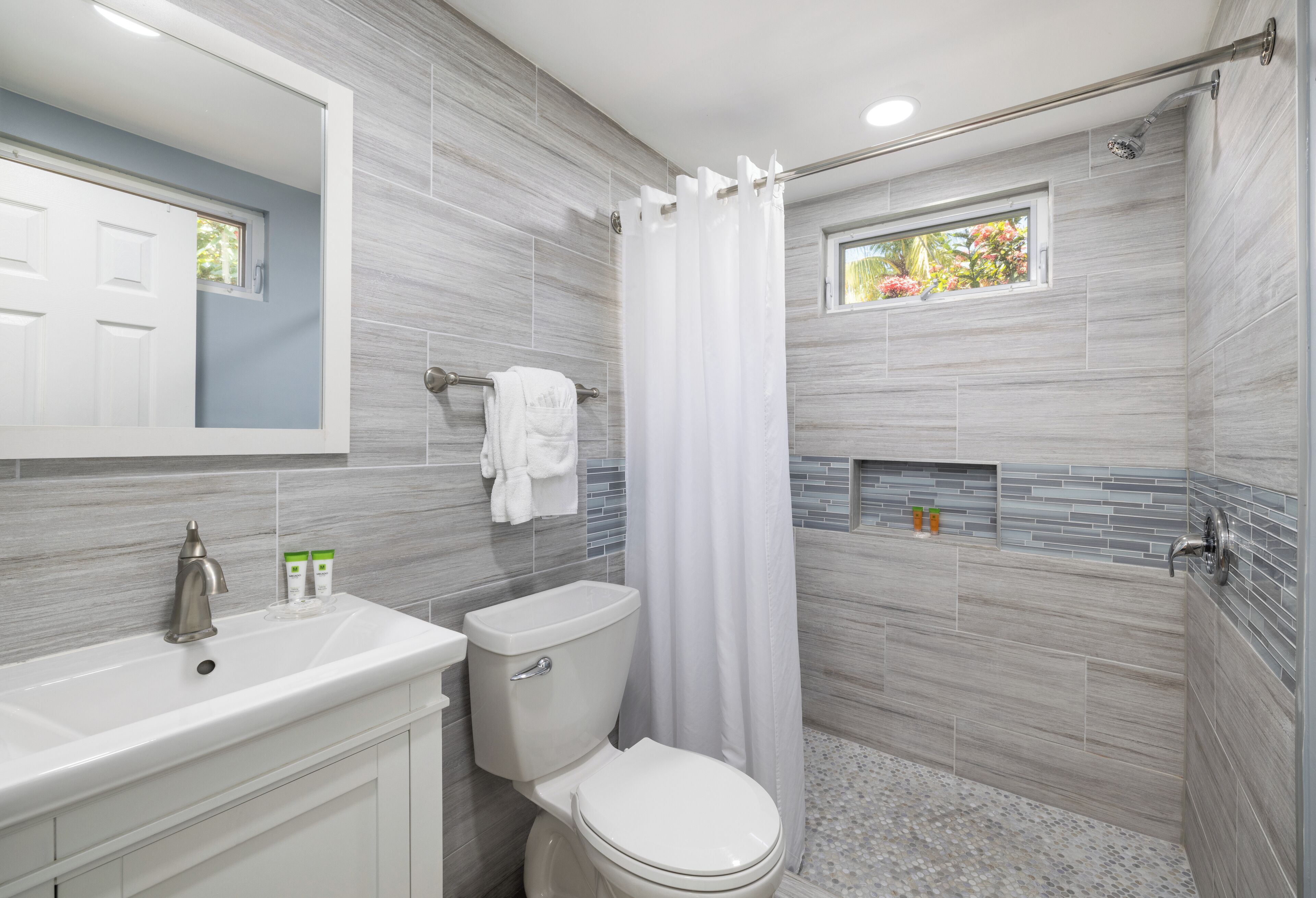 premier cottage, bay view | bathroom | free toiletries, hair dryer, towels, soap