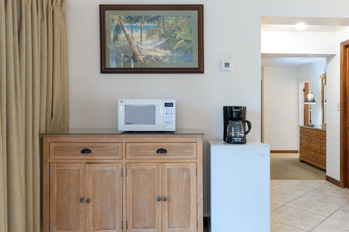 superior suite, pool view | 1 bedroom, soundproofing, free wifi, bed sheets