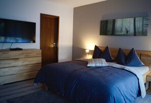 2 slaapkamers, een strijkplank/strijkijzer, wifi, beddengoed