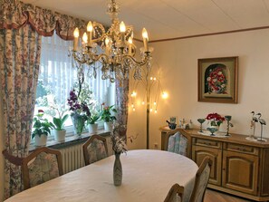 Free daily continental breakfast - Haus Ingrid (Bad Steben)