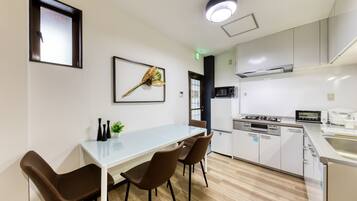 Fridge, microwave, stovetop, cookware/dishes/utensils