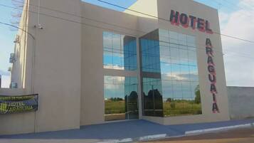 Fachada da propriedade