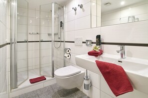 Double Room, Balcony | Bathroom | Shower, hair dryer, towels