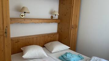 2 bedrooms, WiFi, wheelchair access