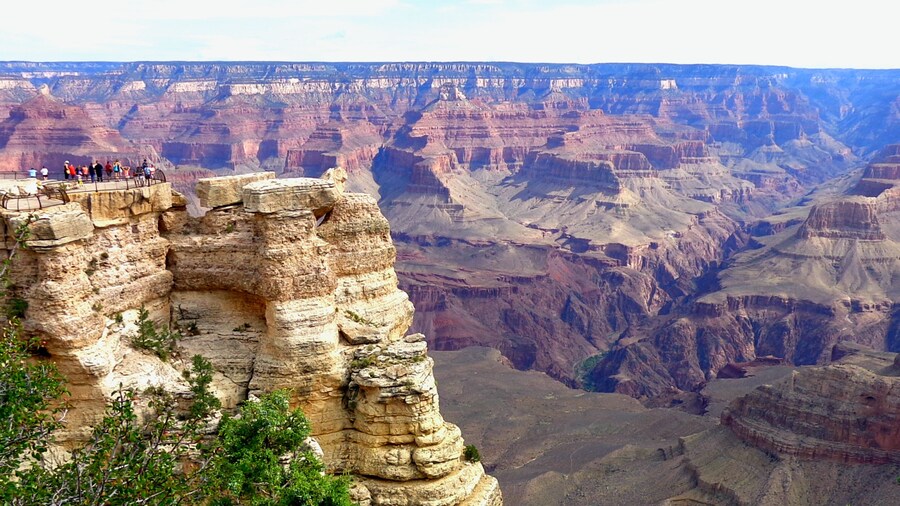 Canyon Plaza Premier Studios and Apts