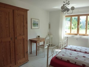 Apartment | 1 bedroom, desk, iron/ironing board, free WiFi - Ferienwohnung Fantaisie (Eckersdorf)