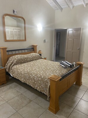 3 Schlafzimmer, Zimmersafe, Bügeleisen/Bügelbrett, Reisekinderbett