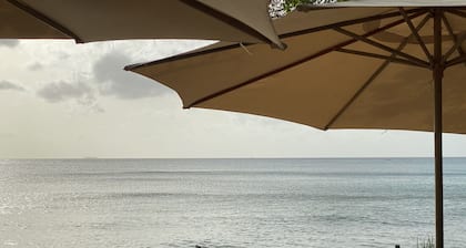 Little Bimshire spacious villa, large pool, private road near shops & bars