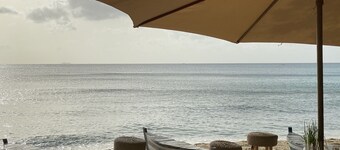 Little Bimshire spacious villa, large pool, private road near shops & bars