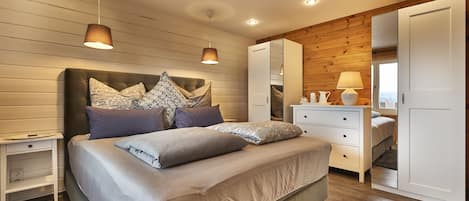Cabin, 2 Bedrooms, Terrace | 2 bedrooms, in-room safe, free WiFi, bed sheets