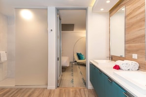 1 bedroom, iron/ironing board, WiFi, bed sheets - Suite 9, Largest Suite (Cruz Bay)