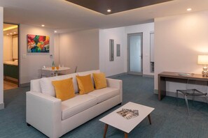 TV - Suite 9, Largest Suite (Cruz Bay)