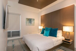 Iron/ironing board, WiFi, bed sheets - Suite 11 with Large Bathroom (Cruz Bay)