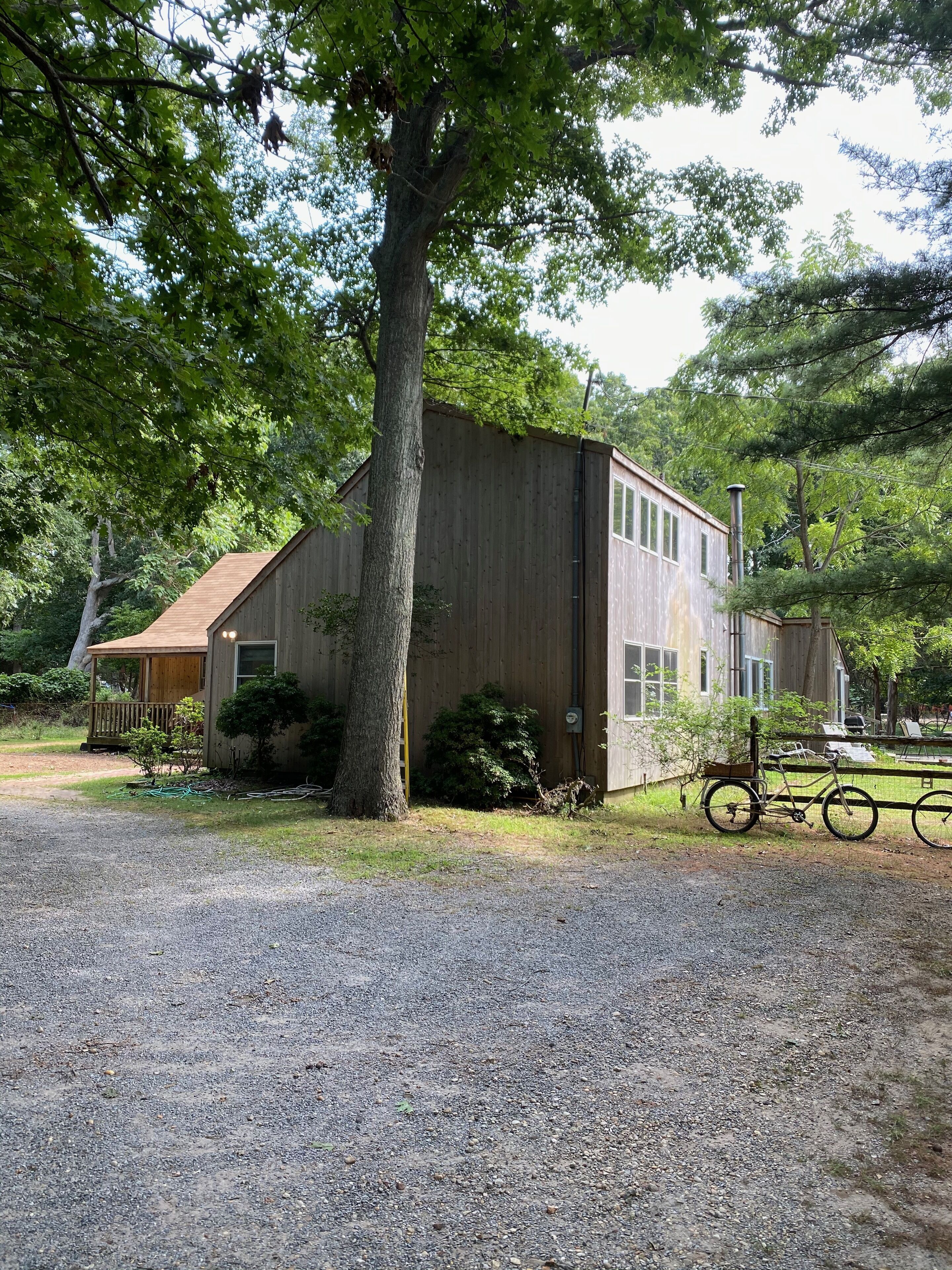 Secluded Artists' House in Springs with yard -Sept 15-May RENTAL