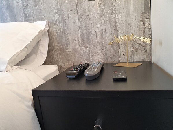 1 habitación, tabla de planchar con plancha, wifi y ropa de cama