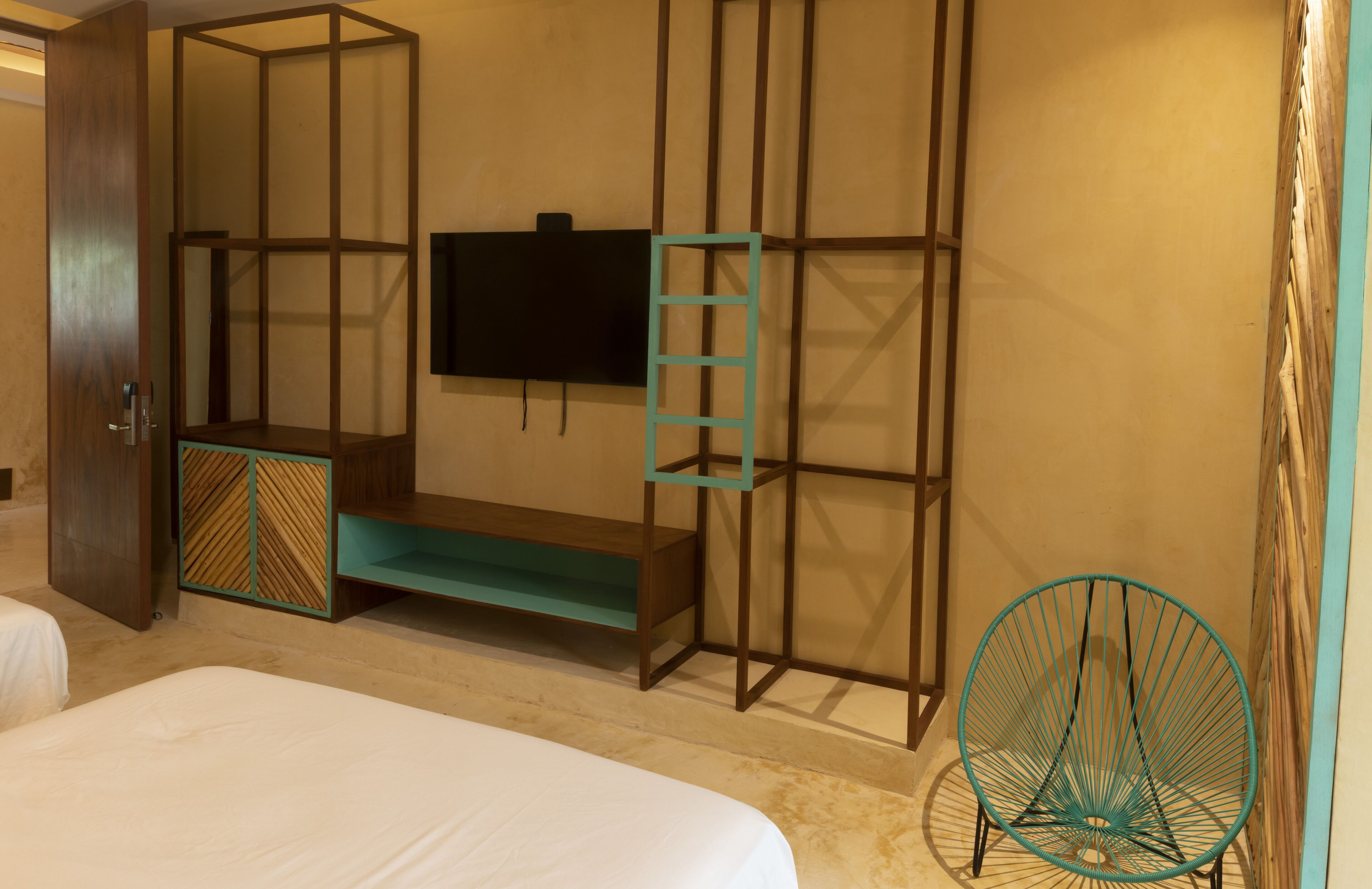 deluxe double room | free wifi, bed sheets