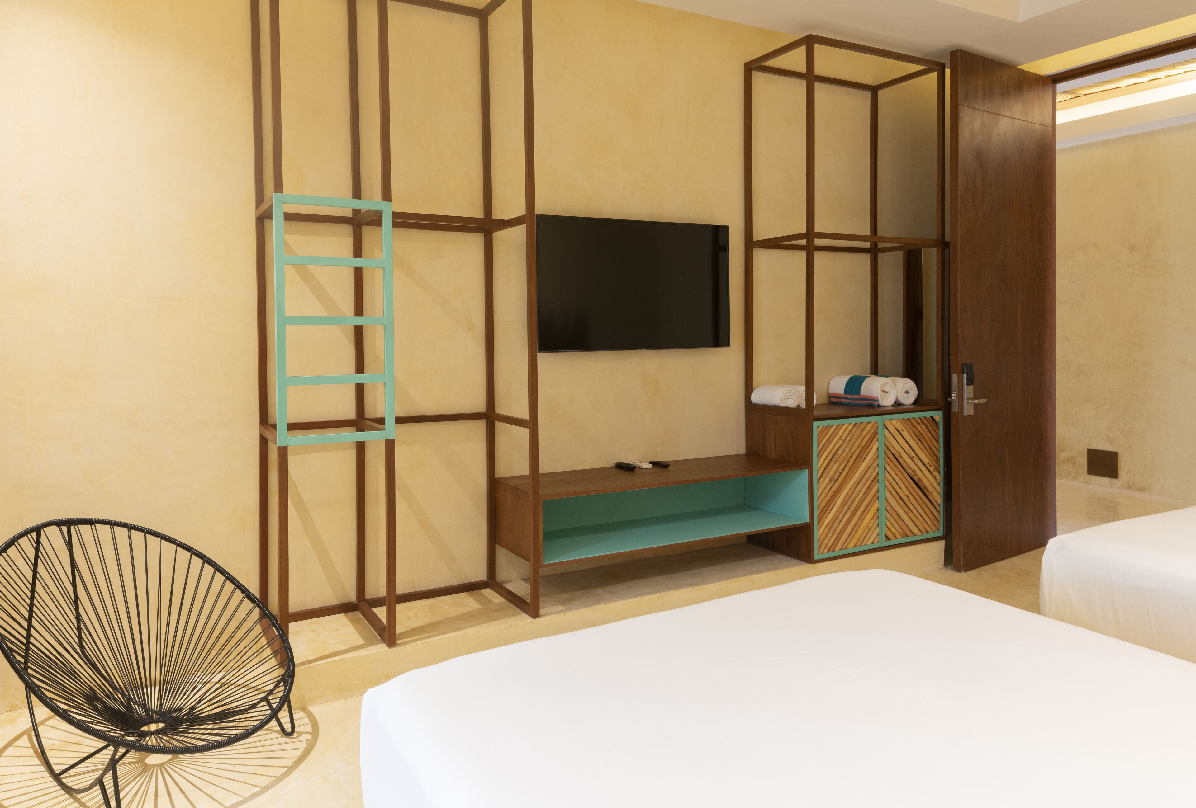 deluxe double room | free wifi, bed sheets