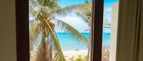 Suíte Superior Vista Mar | Blackout drapes, bed sheets