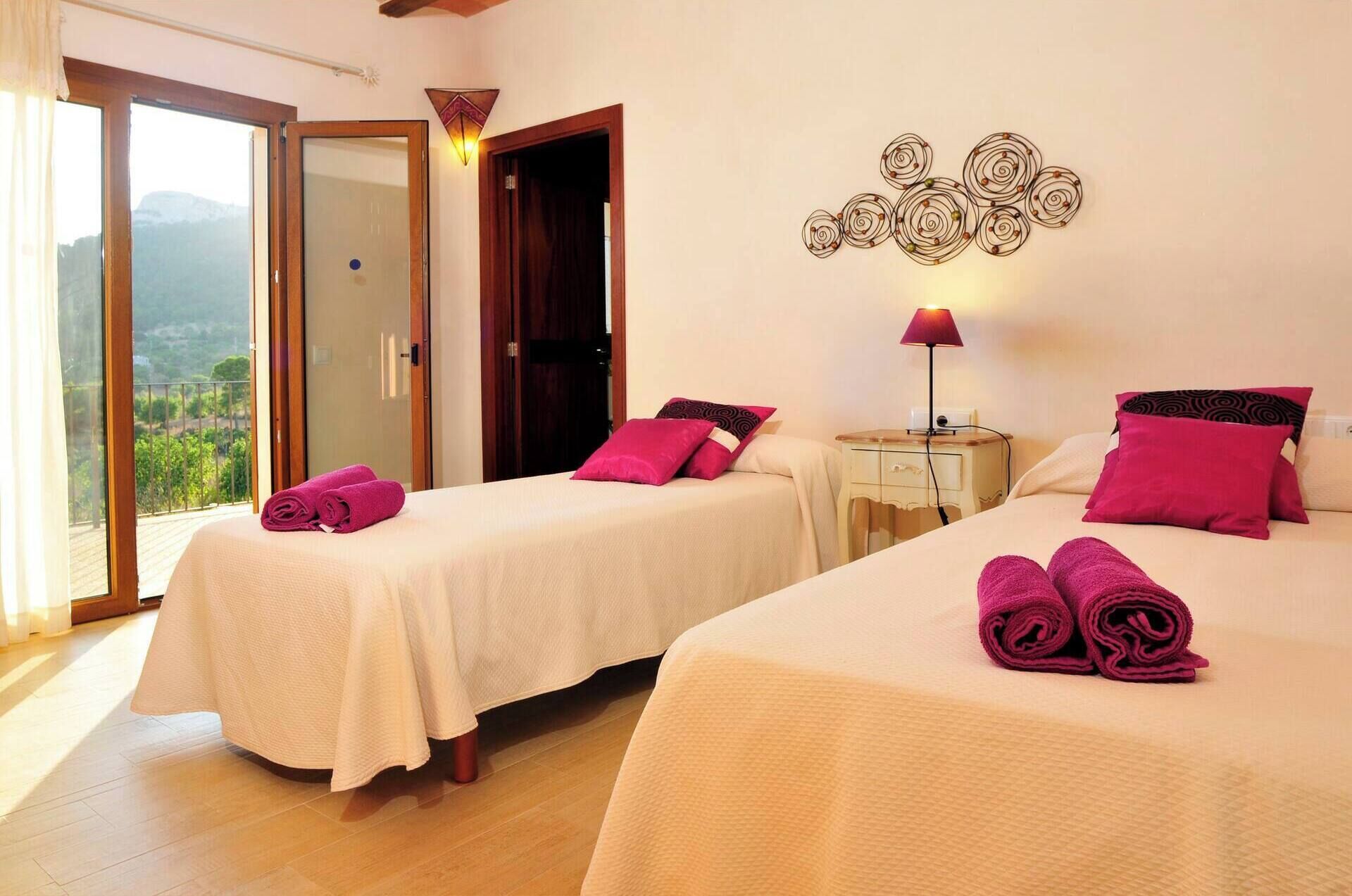 5 bedrooms, in-room safe, iron/ironing board, travel crib
