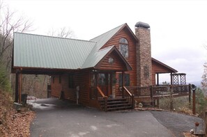 Exterior - Relax, Refresh, Renew at our beautiful Cabin nestled in the North Georgia Mtns (Mineral Bluff)