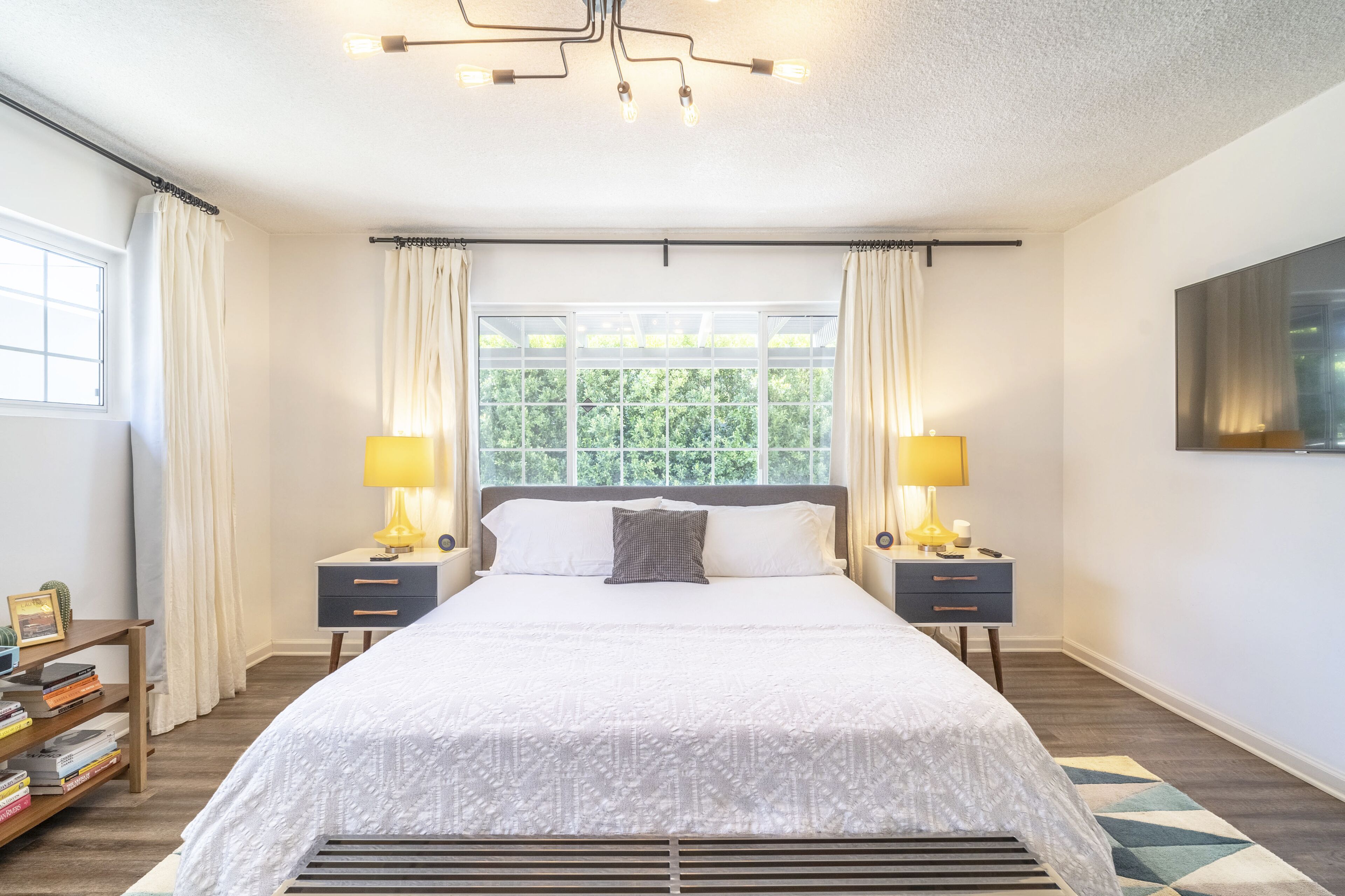 2 bedrooms, in-room safe, desk, iron/ironing board