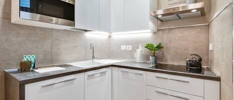 Fridge, oven, stovetop, toaster