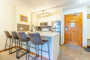 Fridge, microwave, oven, stovetop - Aspens #414 Prime Ski-in Ski-out Location! Top Floor Unit, Pool, Hot tubs, BBQ (Whistler)