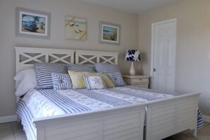 2 bedrooms, iron/ironing board, free WiFi, bed sheets - CP 414 Garden View Condo. Paradise Vacation Rental in Ocean Village (Fort Pierce)