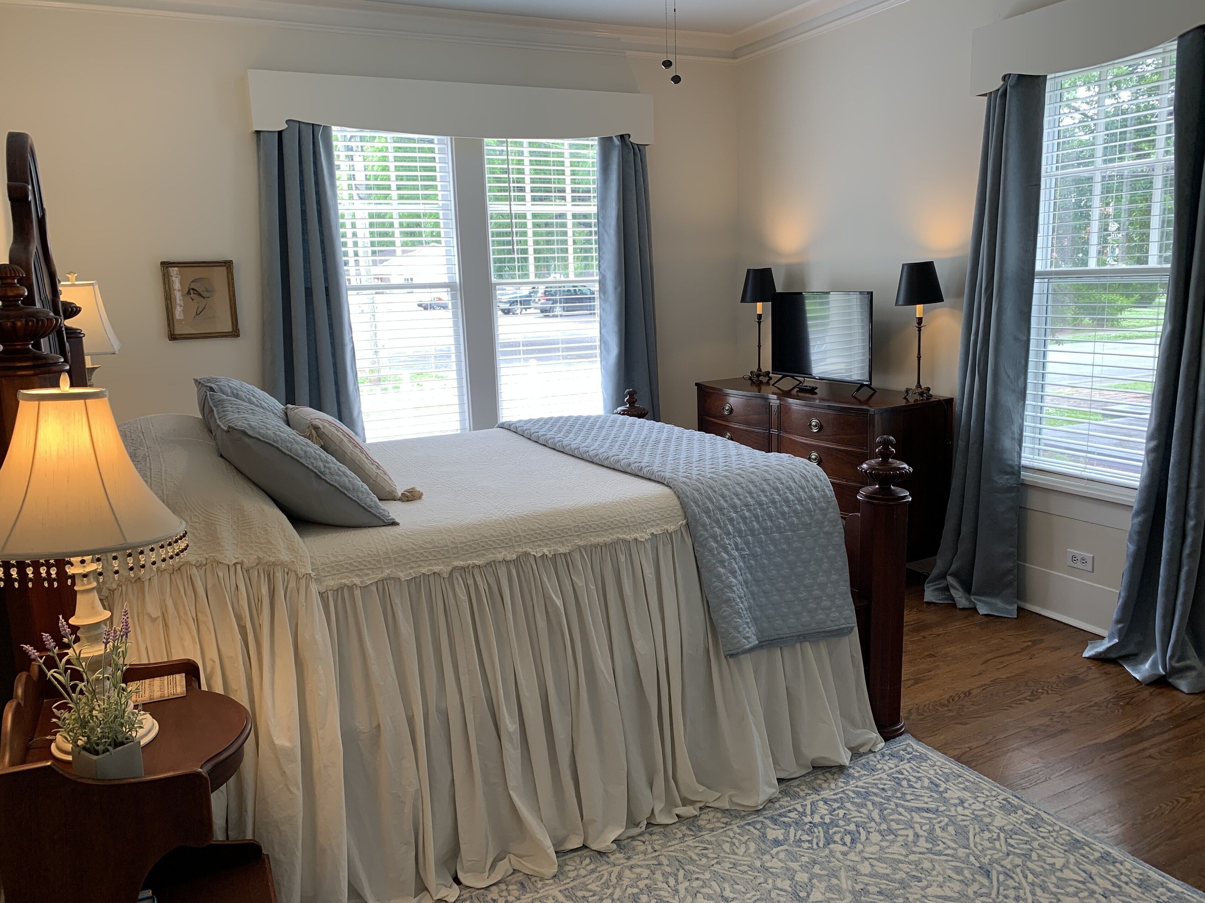 3 chambres, bureau, fer et planche à repasser, accès au Wi-Fi (inclus)