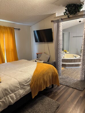 2 bedrooms, desk, iron/ironing board, travel crib