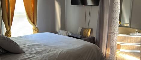 2 bedrooms, desk, iron/ironing board, travel crib