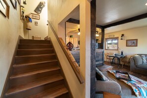 Smart TV, fireplace, DVD player, books
