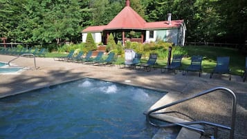 Piscina interna, piscina externa