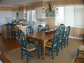 House, Multiple Beds (Alvarez II) | Private kitchen