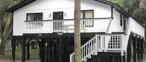 House, Multiple Beds (Ediscape, LLC) | Exterior