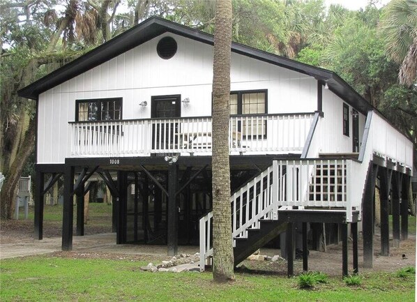 House, Multiple Beds (Ediscape, LLC) | Exterior