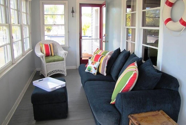 House, Multiple Beds (High Cotton) | Living room