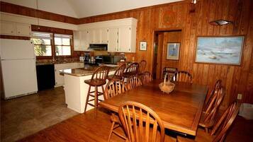 Nhà, nhiều giường (M.S. Whaley) | Bếp riêng