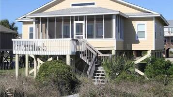 Nhà, nhiều giường (M.S. Whaley) | Ngoại thất