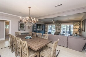 House, Multiple Beds (Playin Hookey) | Private kitchen